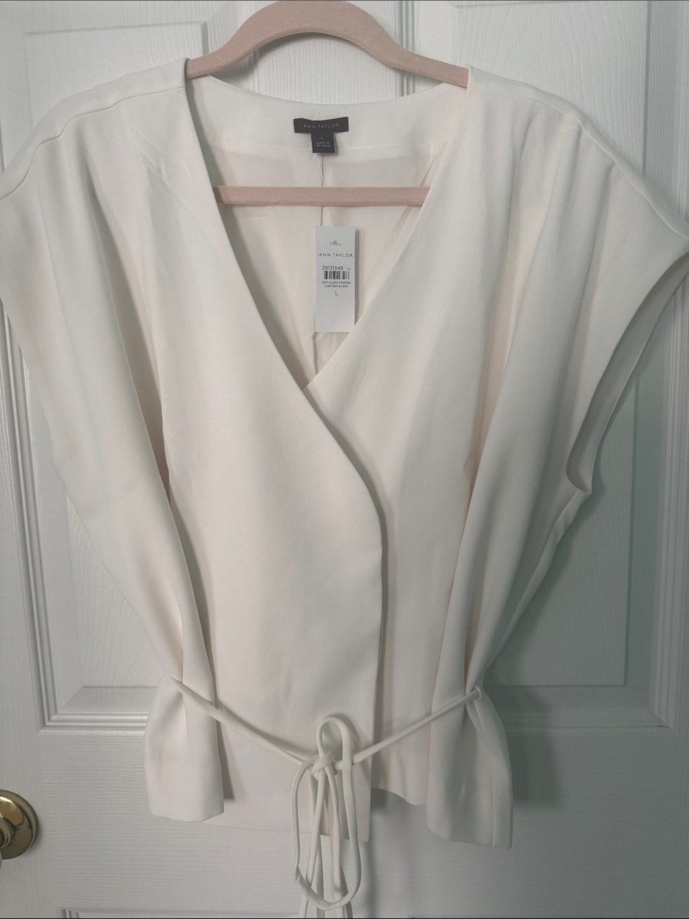 Ann Taylor Ivory Wrap-Style V-Neck Blouse/blazer with a belt  size L